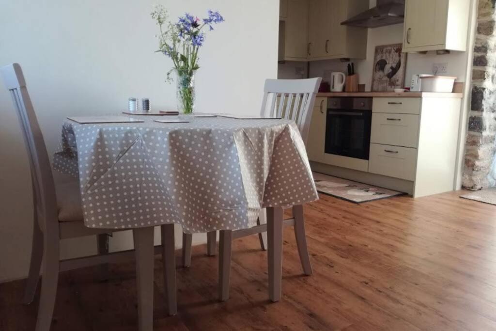 Farm Accommodation - The Lizard Peninsula, Cornwall Helston Eksteriør billede