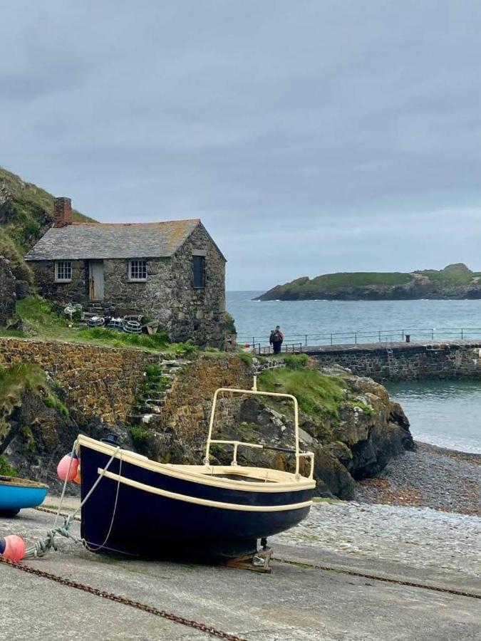Farm Accommodation - The Lizard Peninsula, Cornwall Helston Eksteriør billede
